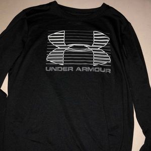 Black under armor boys long sleeve shirt